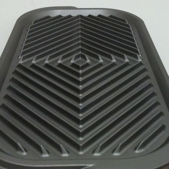 Nordic Ware Reversible Grill/Griddle (USA) - Picture 2 of 6